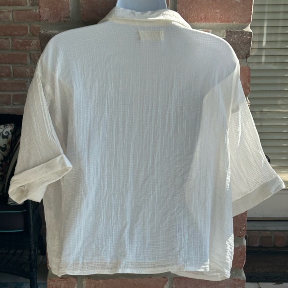 URBAN OUTFITTERS White Windowpane Cropped Camp Shirt Buttoned Large - Picture 3 of 11